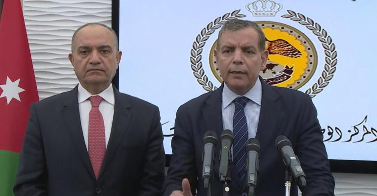 وزير الصحة سعد جابر إلى جانبه وزير الدولة لشؤون الإعلام أمجد العضايلة