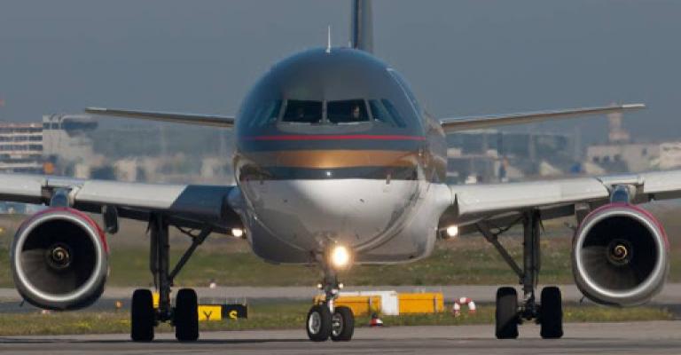 وصول الطائرة الثانية للطلبة العائدين إلى المملكة