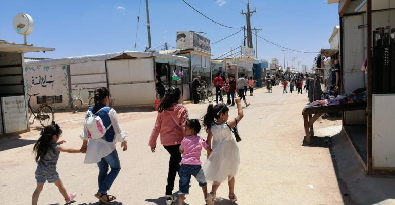 شارع الشانزيليزيه في مخيم الزعتري في ثاني أيام عيد الفطر (عمان نت)