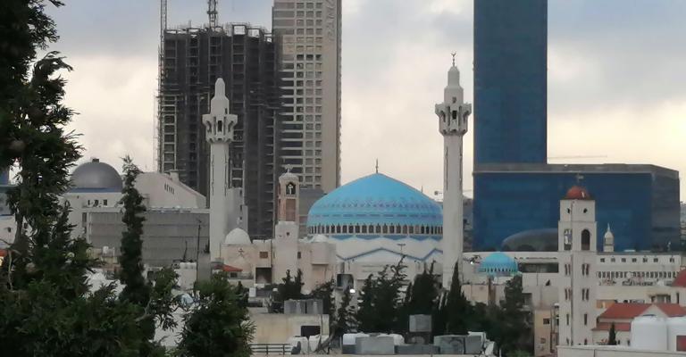 مسجد الملك المؤسس في منطقة العبدلي بعمّان وتظهر بطريركية الأقباط الأرثوذوكس 24-5-2020 (أغيد أبو زايد-عمان نت)