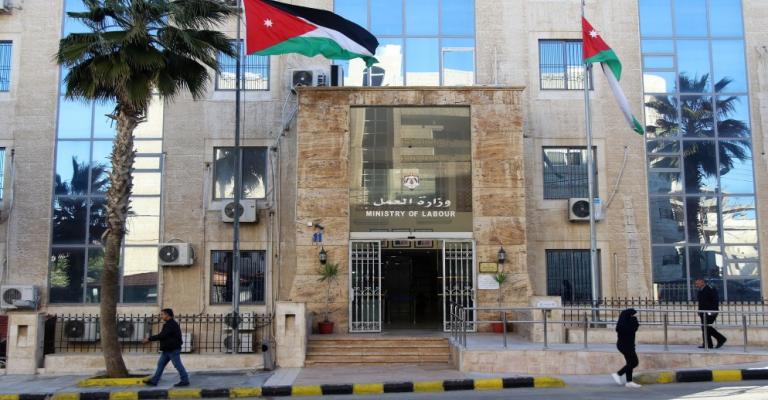 البطاينة: مدارس خاصة أجبرت نحو ألف معلم على توقيع كمبيالات وزارة العمل