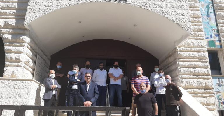 معهد الصحافة الدولي يدين توقيف حجاج ويدعو للإفراج الفوري عنه وقفة أمام نقابة الصحفيين احتجاجا على توقيف حجاج (عمان نت27/8/2020)