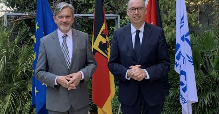 وزير الدولة في وزارة الخارجية الاتحادية الألمانية، السيد نيلز أنين، والممثل القُطري للمفوضية السامية للأمم المتحدة لشؤون اللاجئين (UNHCR)، السيد دومينيك بارتش