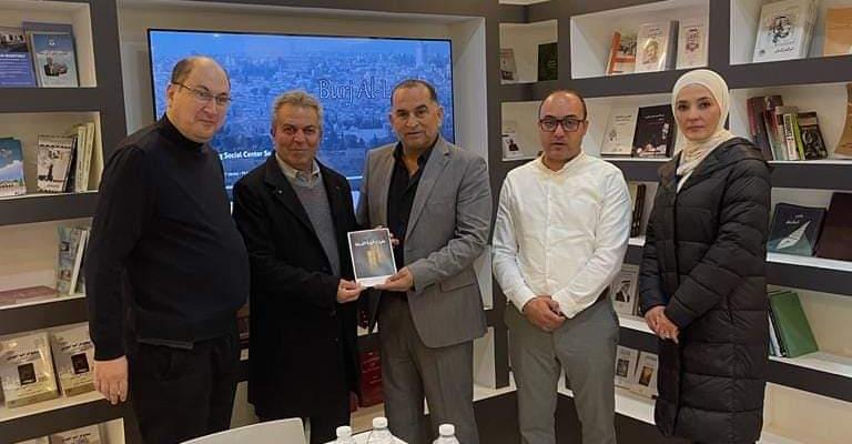 من اليمين صفاء حجاوي، منتصر ادكيدك، ناصر غيث وأنا جودت مناع وسامر الحسيني. من اليمين صفاء حجاوي، منتصر ادكيدك، ناصر غيث وأنا جودت مناع وسامر الحسيني.