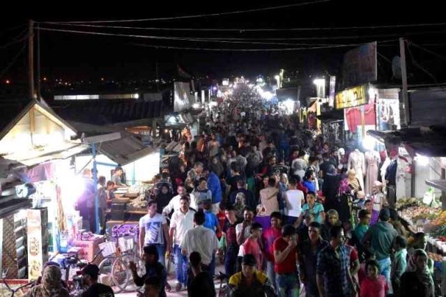 شارع الـ” شام إليزيه“ في مخيم الزعتري للاجئين السوريين 