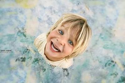 الطفل السوري جبريل يجذب وسائل الاعلام العالمية