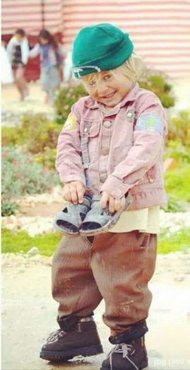 الطفل السوري جبريل يجذب وسائل الاعلام العالمية