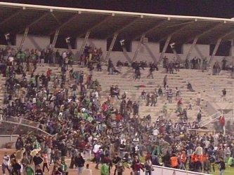 جماهير الوحدات تتهم الدرك باستخدام قوة غير مبررة..فيديو