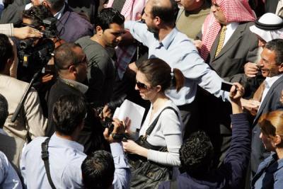 حواجز أمنية بين مسيرة وسط البلد ومسيرة موازية تأييدا للملك (صور)