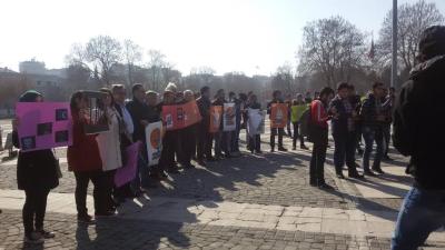 ذوي المعتقلين من مطلب الإفراج.......إلى حق معرفة المصير