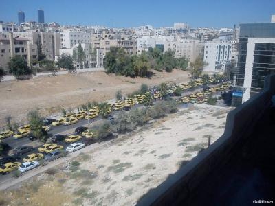 سائقو التاكسي: ثورة صفراء - فيديو سائقو التاكسي: ثورة صفراء - فيديو