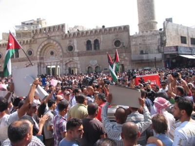 اعتصام الحسيني: لا لحكومات الإفقار والقمع اعتصام الحسيني: لا لحكومات الإفقار والقمع