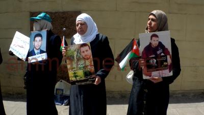 اهالى الاسرى امام الديوان الملكي ولا مجيب – صور اهالى الاسرى امام الديوان الملكي ولا مجيب – صور