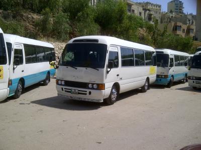 سائقو باصات صويلح يعتصمون أمام الامانة- صور سائقو باصات صويلح يعتصمون أمام الامانة- صور