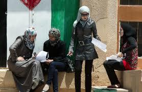 قلق وارتباك في اوساط طلبة التوجيهي بسبب "النماذج المتعددة"- فيديو