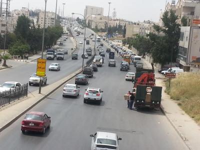 "إشارات الثامن"... بين زيادة الازدحام وتوفير الوقت والجهد "إشارات الثامن"... بين زيادة الازدحام وتوفير الوقت والجهد