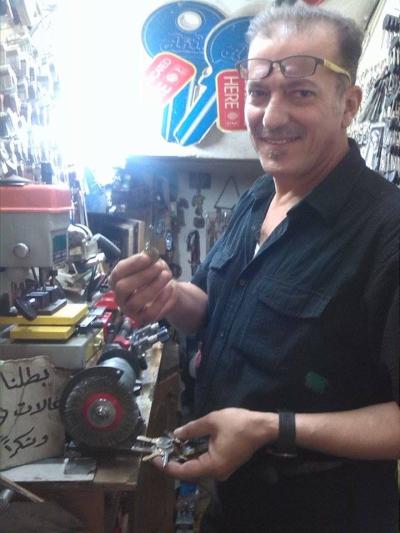 "خراطة المفاتيح" فن عتيق سلبت بريقه "الماكينات" الحديثة