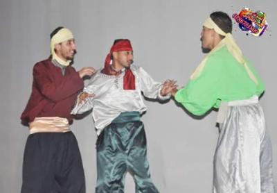 مسرحيون هواة يتلمسون طريقهم في الزرقاء