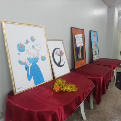 معرض تشكيلي لفنانين سوريين يرسم آمال وآلام اللاجئين