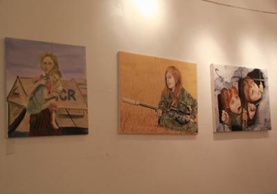 رسومات في أرجاء "الزعتري" تسطّر حكايات اللاجئين