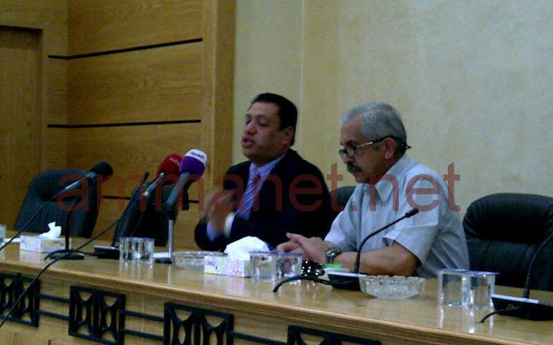 العشا يقاضي الوسط الاسلامي ومواقع الكترونية 