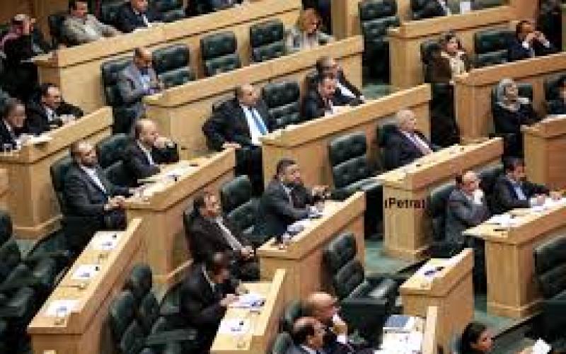 نواب يطردون الصحفيين من جلسة رفع أسعار الكهرباء