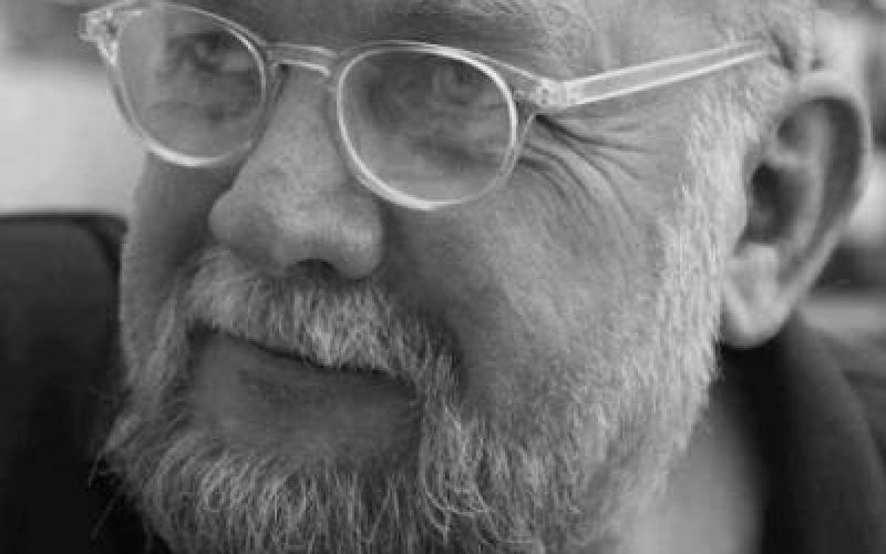 وفاة الفنان التشكيلي علي ماهر