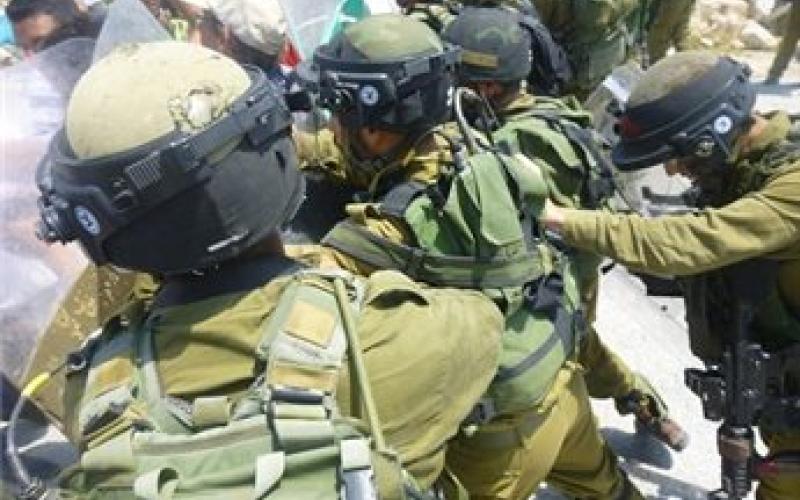 قوات الاحتلال تقمع مسيرات بالضفة