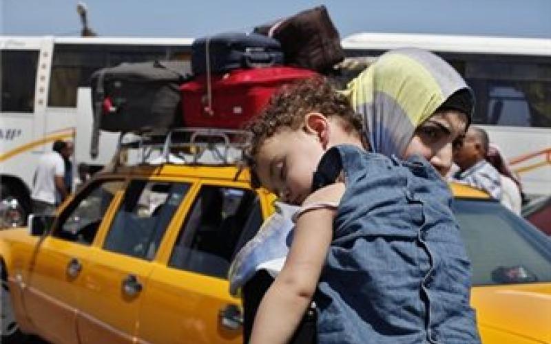 فلسطينيون عالقون في مطار القاهرة ومعبر رفح