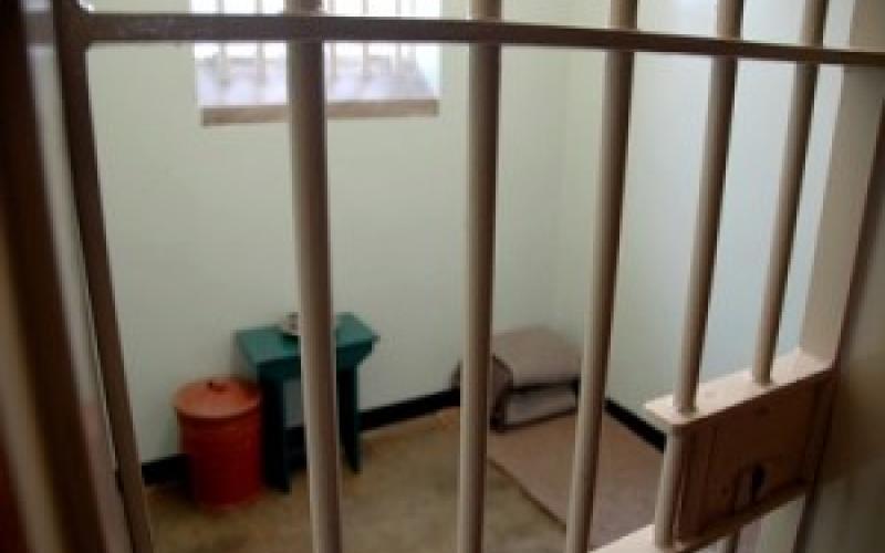 الخلايلة يطالب بالتحقيق بوفاة شاب بزنزانة البحث الجنائي- فيديو