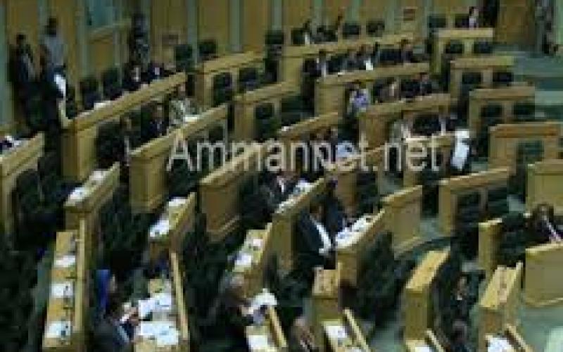 النواب يتمسكون بـ " من أين لك هذا" على وقع التصفيق