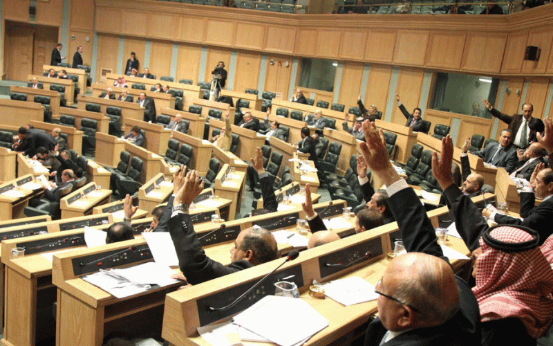 النواب يقرون التعديلات الدستورية