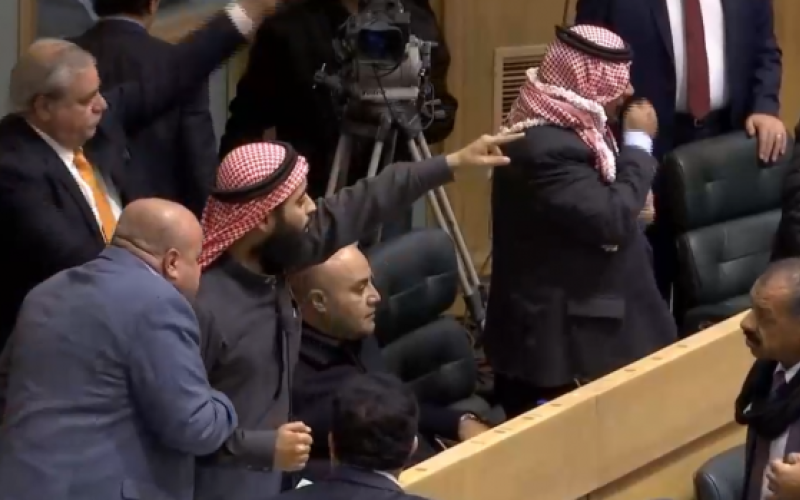 استمع..ماذا قال نواب حول المشاجرة التي وقعت تحت القبة؟