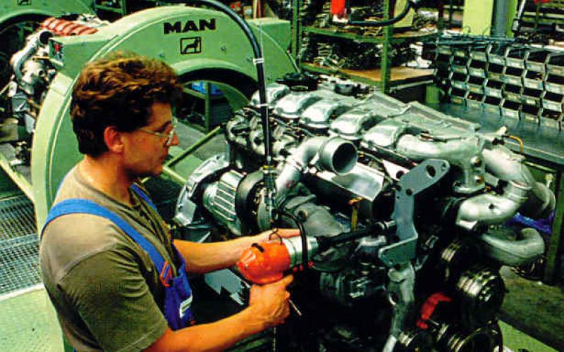 Industry specialists: National industry is in danger