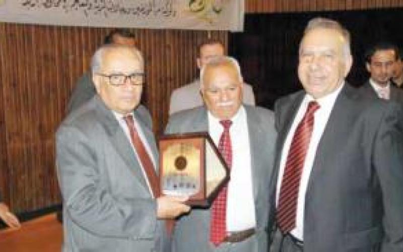 تكريم الأستاذ علي محافظة