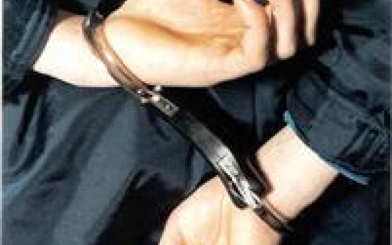 القبض على عصابة صورت شخصا عاريا لغاية ابتزازه