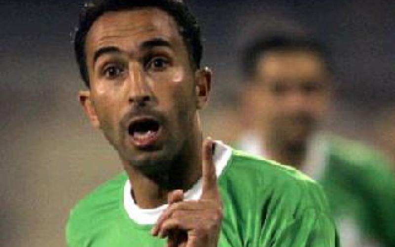 الوحدات يستوضح أسباب استبعاد رأفت علي