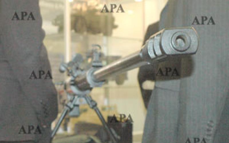 بندقية قنص هدية أذرية للملك