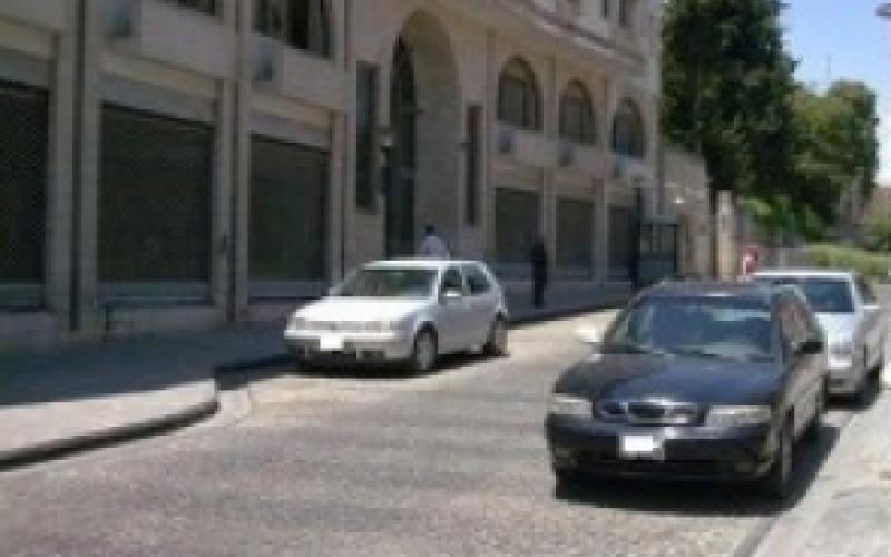 سرقة سيارة مدير مستشفى عسكري