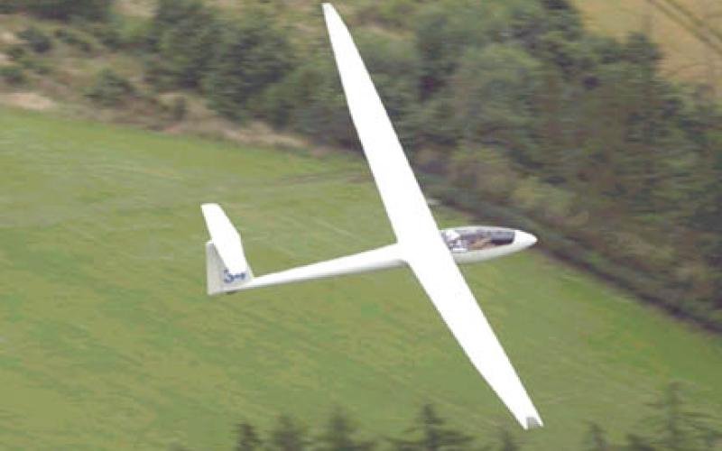 سقوط طائرة شراعية اردنية