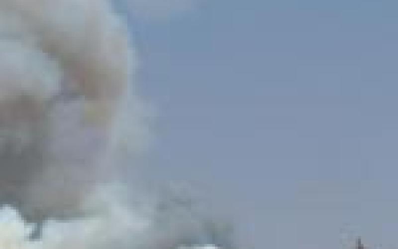 مصنع بولسترين يلوث الهواء في منطقة تل الرمل (فيديو)