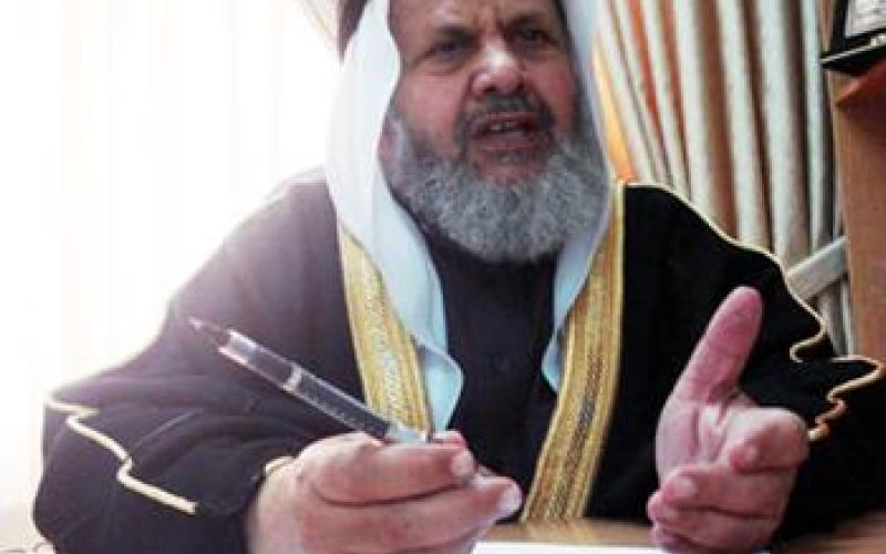 همام سعيد يلوح بالاستقالة