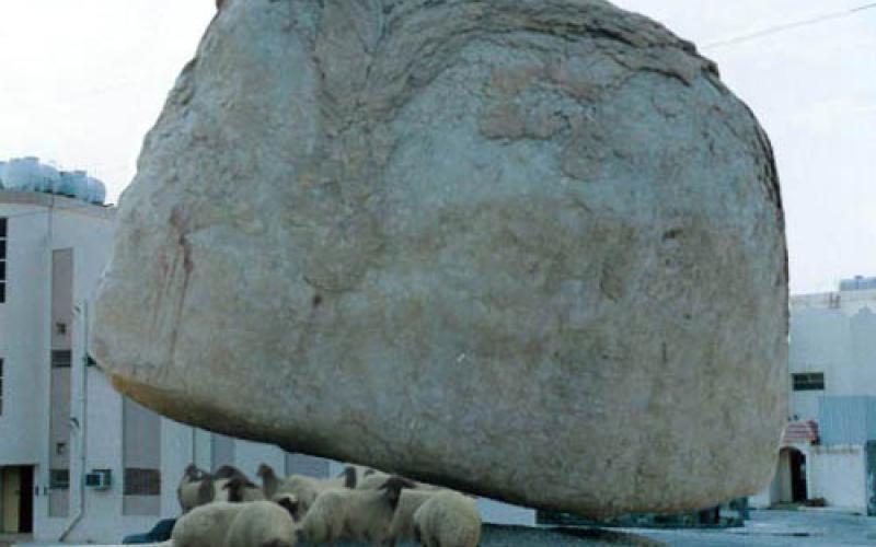 إخلاء 5 منازل تهددها صخرة ايلة للسقوط