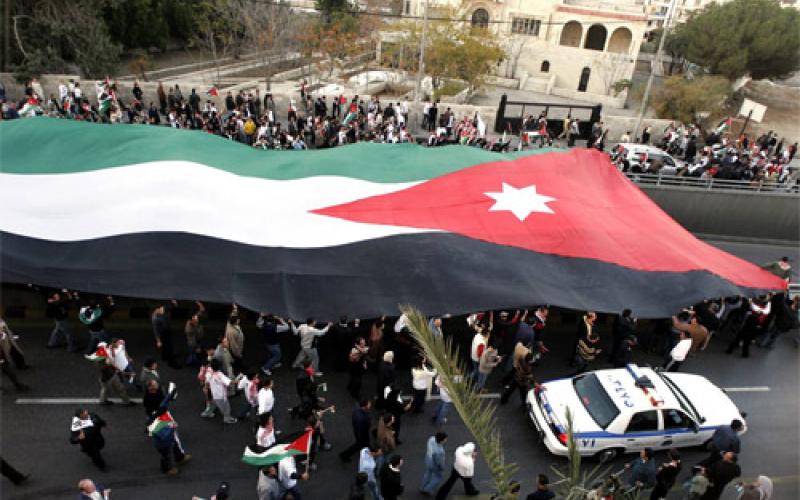 370 الف مواطن بلغوا الثامنة عشرة العام الحالي 