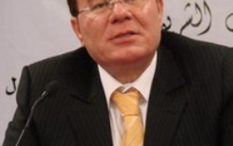 الشريف يبرر رفع أسعار المحروقات ويرد على تقرير الوطني لحقوق الإنسان