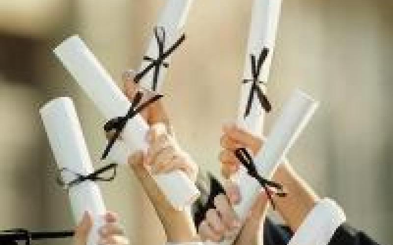 إجازة دراسة للعقيد الشرع