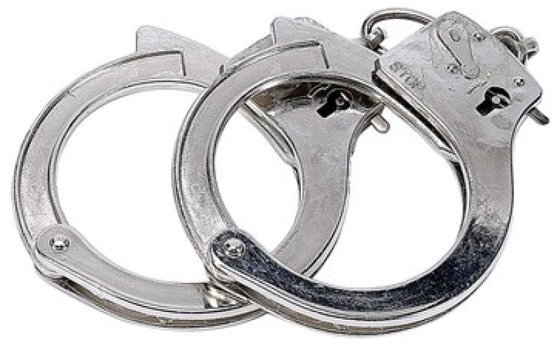 القبض على ثلاثة أشخاص يقومون بامتهان النصب 