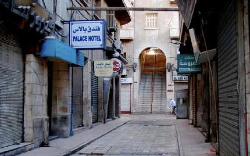 اشتباك بالاسلحة النارية في مقهى بوسط البلد 