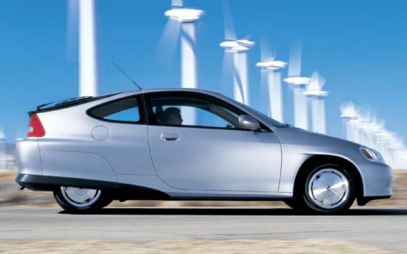 مطالبات باستبدال وسائل النقل العام بسيارات هجينة ..(فيديو)