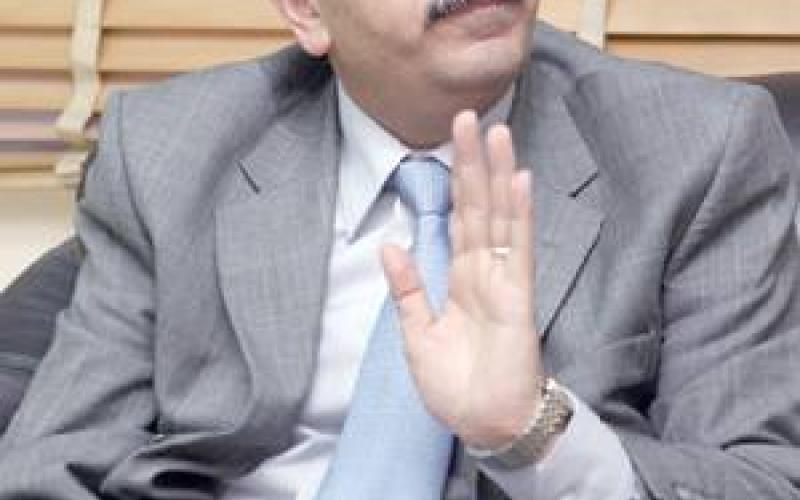 أبو حمور: قريبا ضريبة خاصة على البنزين